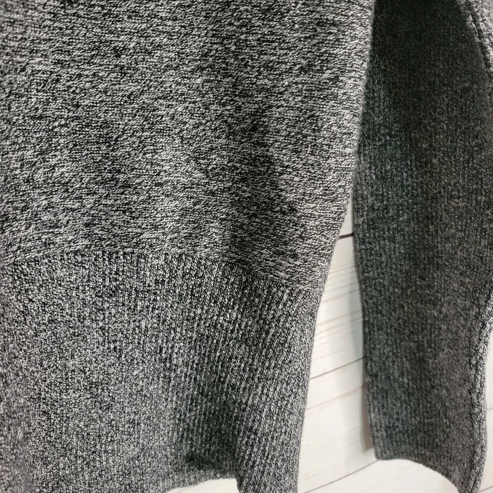 Apt 9 grey sweater medium small long sleeve